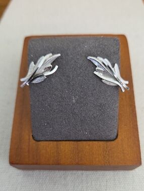 Curtis Jewelry Sterling Silver Leaf Earrings Screw Back